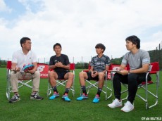 ニューバランス新スパイク「テケラ」が今アツい!丹羽&松本がスパイクの”プロ”と青空座談会