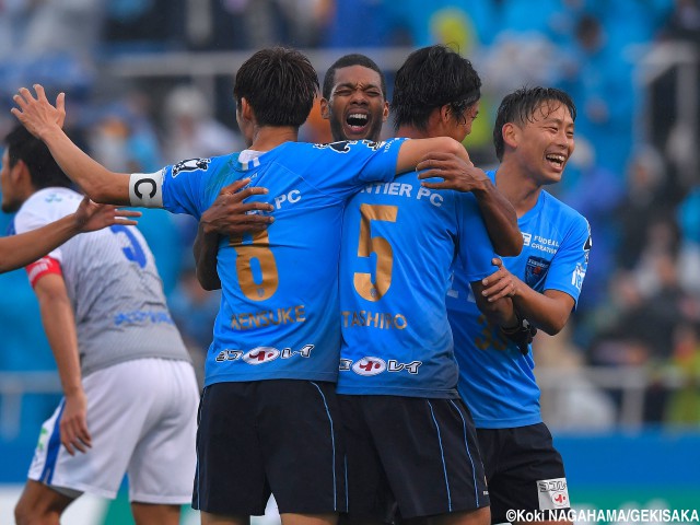 横浜FCヨン・ア・ピン、首位撃破の逆転ゴール(8枚)
