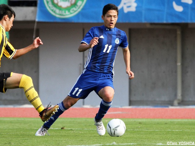 桐生一を前線で牽引したFW小澤、U-17日本代表FW若月(8枚)