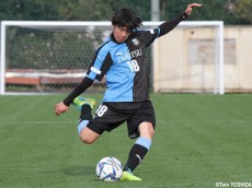 川崎F U-18はボール支配して攻めるも惜敗。7位で残り2試合へ(16枚)