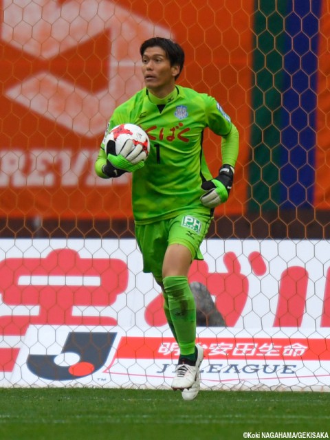 甲府がGK河田ら3選手と契約更新…DF小出「引っ張って行けるように」DF橋爪「すでに興奮している」