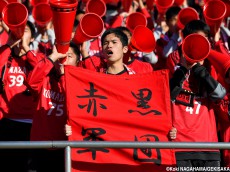 蹴冬到来! 開幕戦を盛り上げた駒澤大高&那覇西高の応援(16枚)