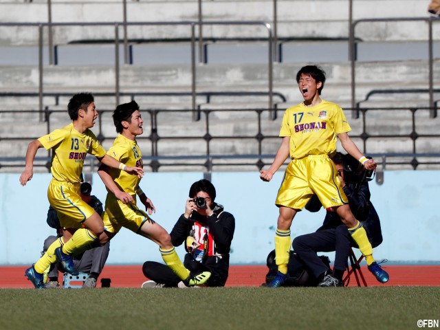 エース藤井が堂々ハット!! 大応援団の立正大淞南、“相当うまかった”那覇西に圧巻6発大勝