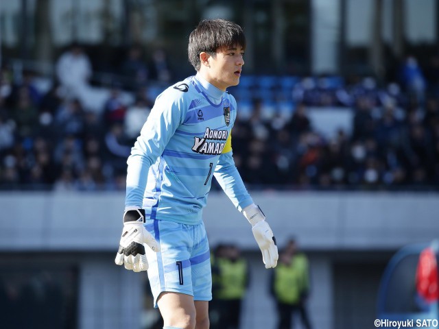 これぞ守護神!! 鬼気迫るプレーでゴール守った青森山田GK飯田雅浩(4枚)