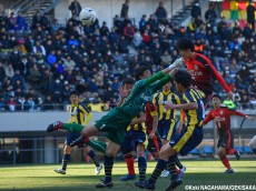 「信じて走った」瀬戸内MF吉田寛太がジャンプ一番、決勝ヘッド!!(8枚)