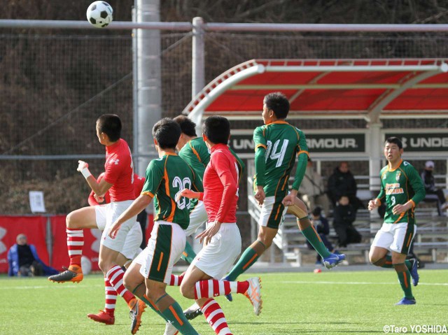 [新人戦]MF金賢祐が2発!青森山田を東北制覇へ導く(6枚)