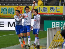 “新潟の顔”矢野貴章、GKとの1対1を制して今季初ゴール(8枚)