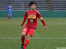 [サニックス杯]ピッチ内外で流経大柏引っ張る新10番MF八木主将(4枚)