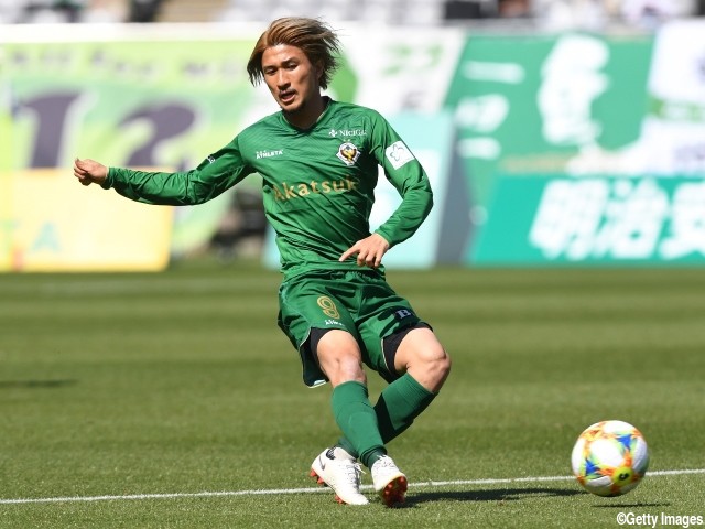 東京Vが6戦ぶり白星!佐藤がビューティフルFK弾、飛び級昇格の山本がデビュー