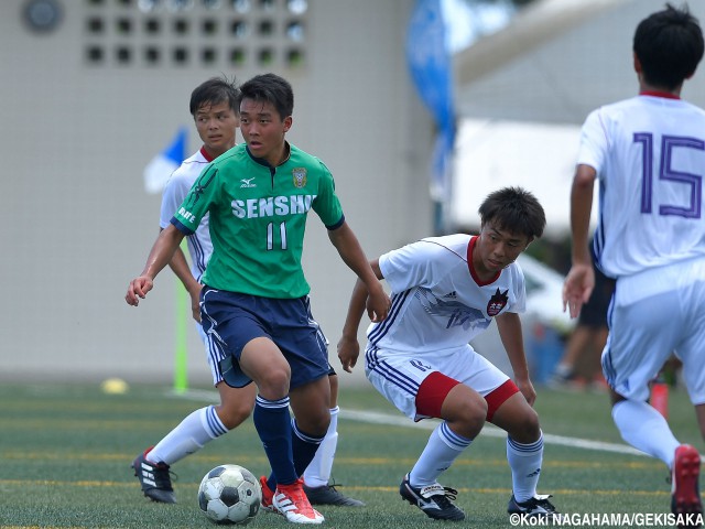 専大北上の初勝利弾はMF阿部耀仁! 点差広げるチーム3点目(4枚)