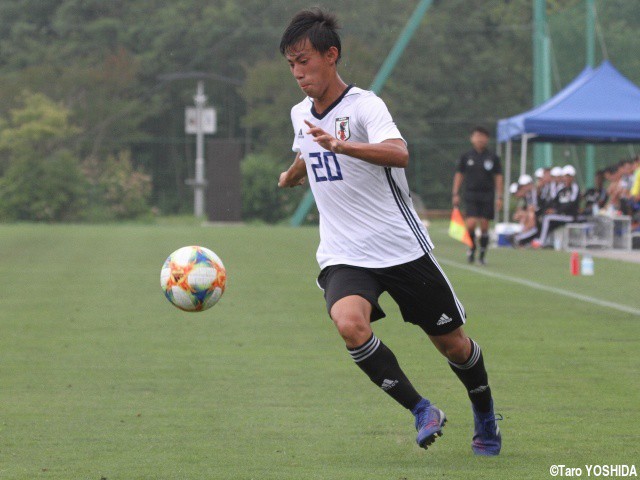 U-17代表で堂々のプレー続ける高校1年生の左SB中野伸哉「遠慮せずに自分の得意なプレーを」