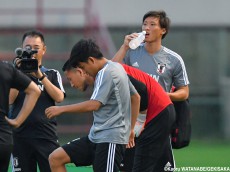 代表合宿2日目…わずか4人でも見せたいJリーグ組の意地(8枚)