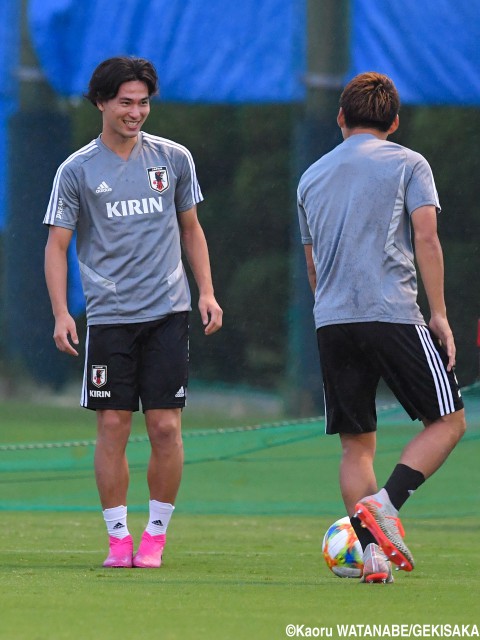 代表合宿2日目…初日から参加の海外組は雨中の猛練習(16枚)