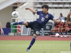 [AFC U-16選手権予選]“04ジャパン”の10番を背負うMF山崎太新。初戦でまずは1ゴール(4枚)
