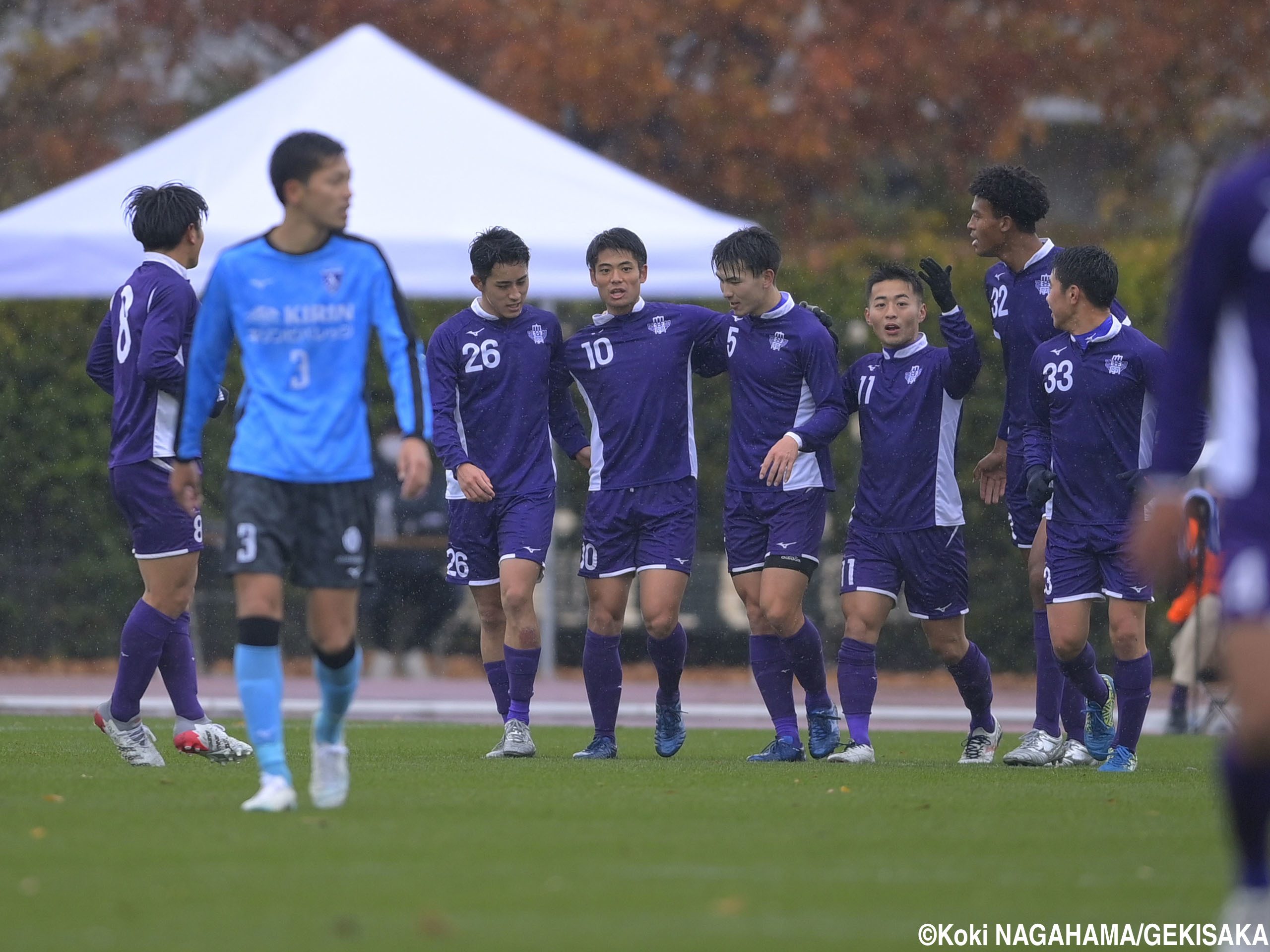 水戸内定の明治大MF杉浦文哉、均衡破る先制弾!(4枚)