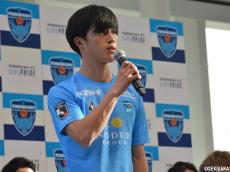 双子の兄とともにプロの世界へ…横浜FC田部井涼、1年目から「遠慮せずにやっていきたい」