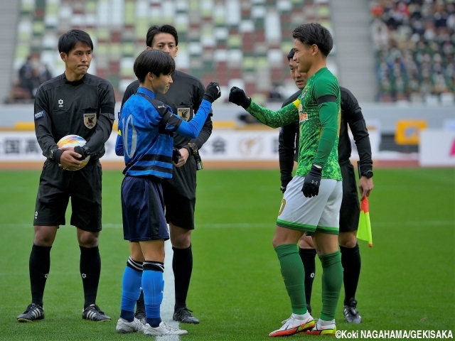 国立で弾けた晴れやかな笑顔。青森山田MF松木玖生が最高の仲間と目にした日本一の景色