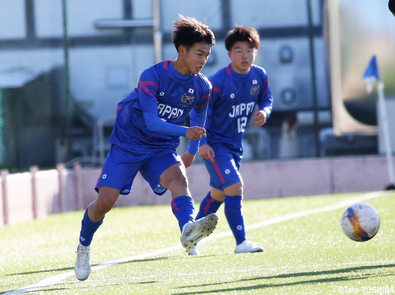 U-17高校選抜のボランチトリオ、廣井、徳永、真田がインカレ王者相手に抜群の存在感(12枚)