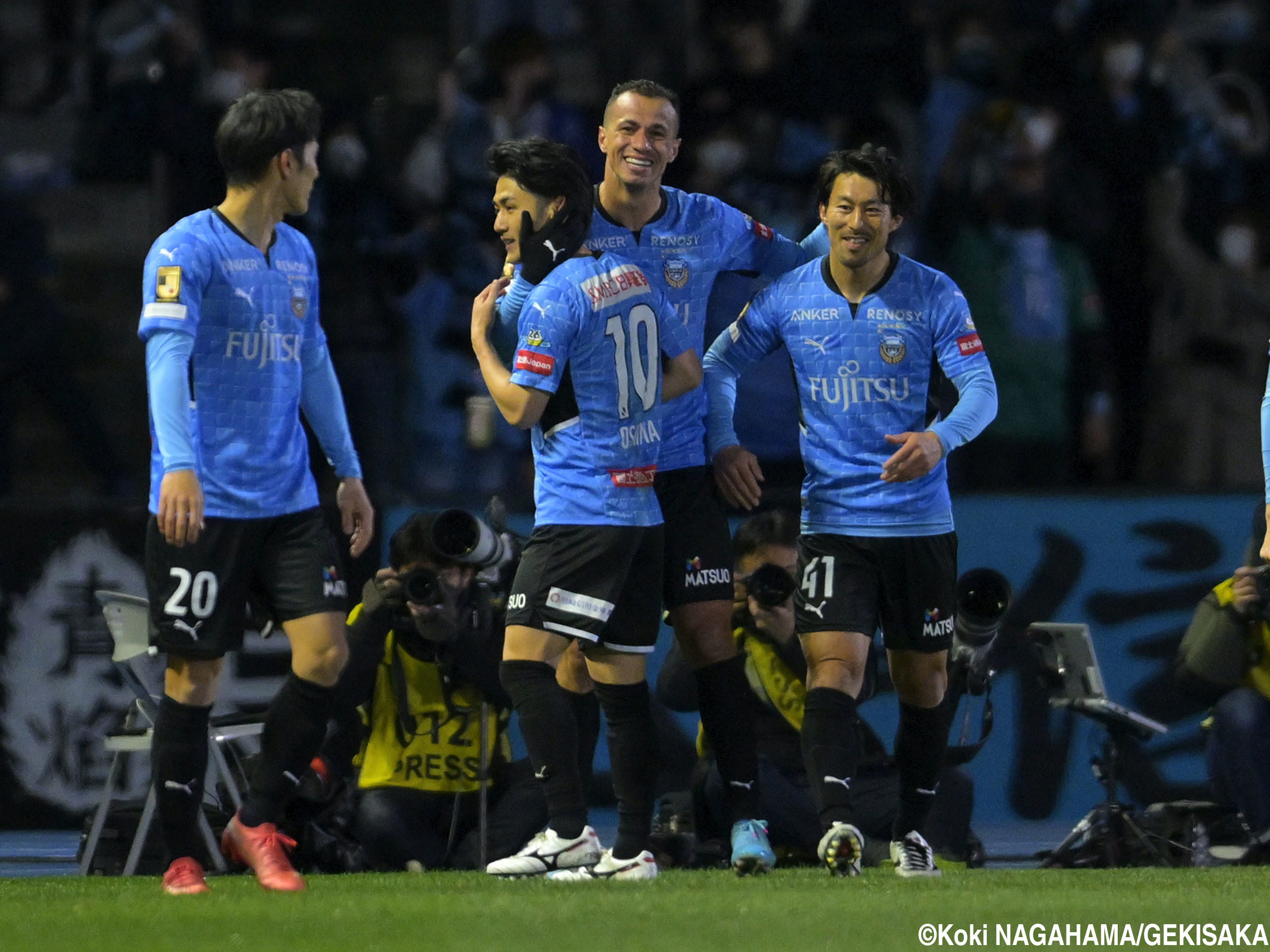 川崎Fレアンドロ・ダミアンが22年第1号! 昨季MVP&得点王が巧みニアヘッド決勝弾(12枚)