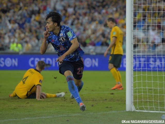 13年前、中村憲剛と手を繋ぐ少年が日本をW杯に導く…Jリーグが投稿した写真が話題に