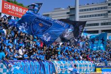 ニッパツに訪れた横浜FC&熊本の両サポーター(23枚)