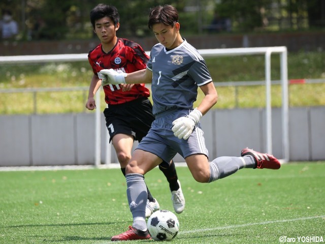 プロ志望の守護神、成立学園GK鈴木健太郎がキックで魅せ、相手ハイボールを封鎖。1-0で東京制覇
