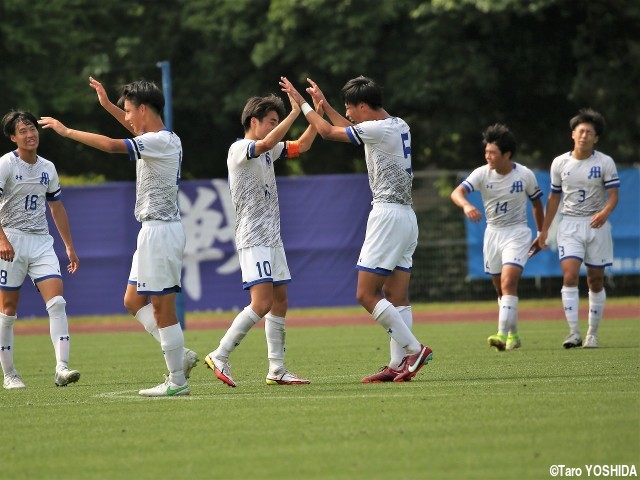 関東大会初優勝の明秀日立からMF村田主将ら6名が優秀選手に。桐光学園と前橋育英から5名選出