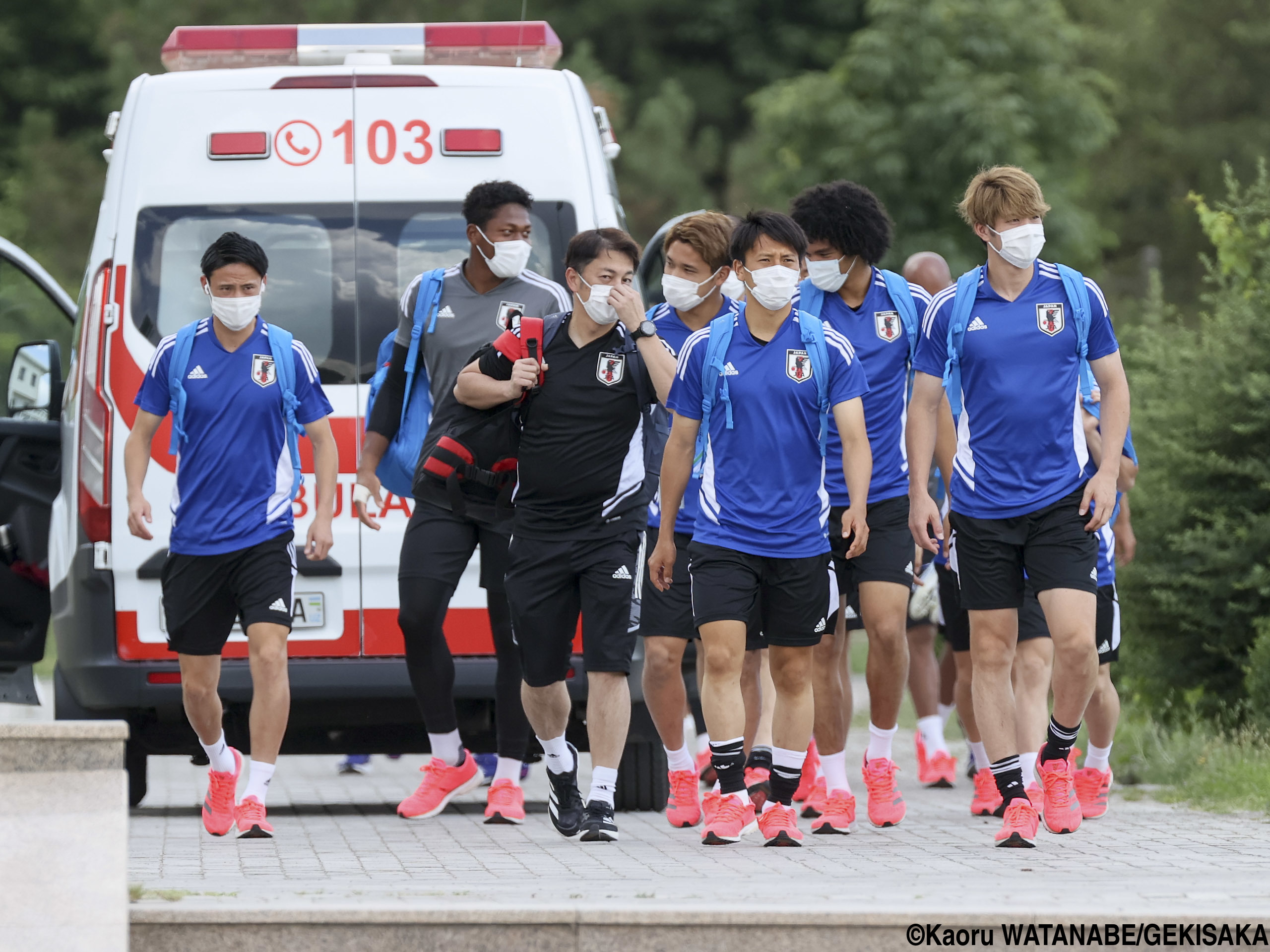 リフレッシュ明けの選手たちには笑顔も…U-21日本代表の練習行き&帰り(17枚)