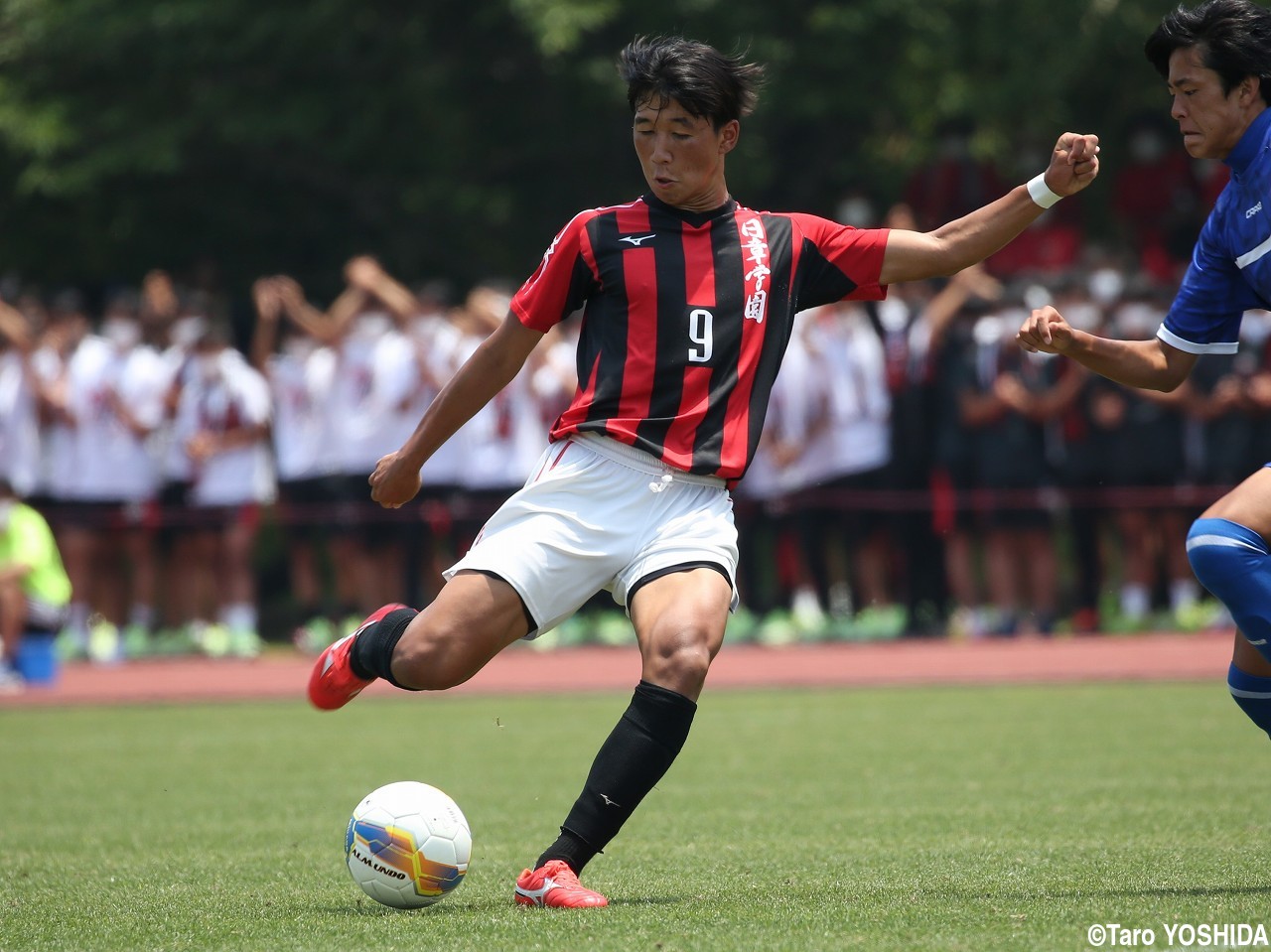 2年生の注目ストライカー、日章学園FW田上が宮崎決勝で先制点(5枚)