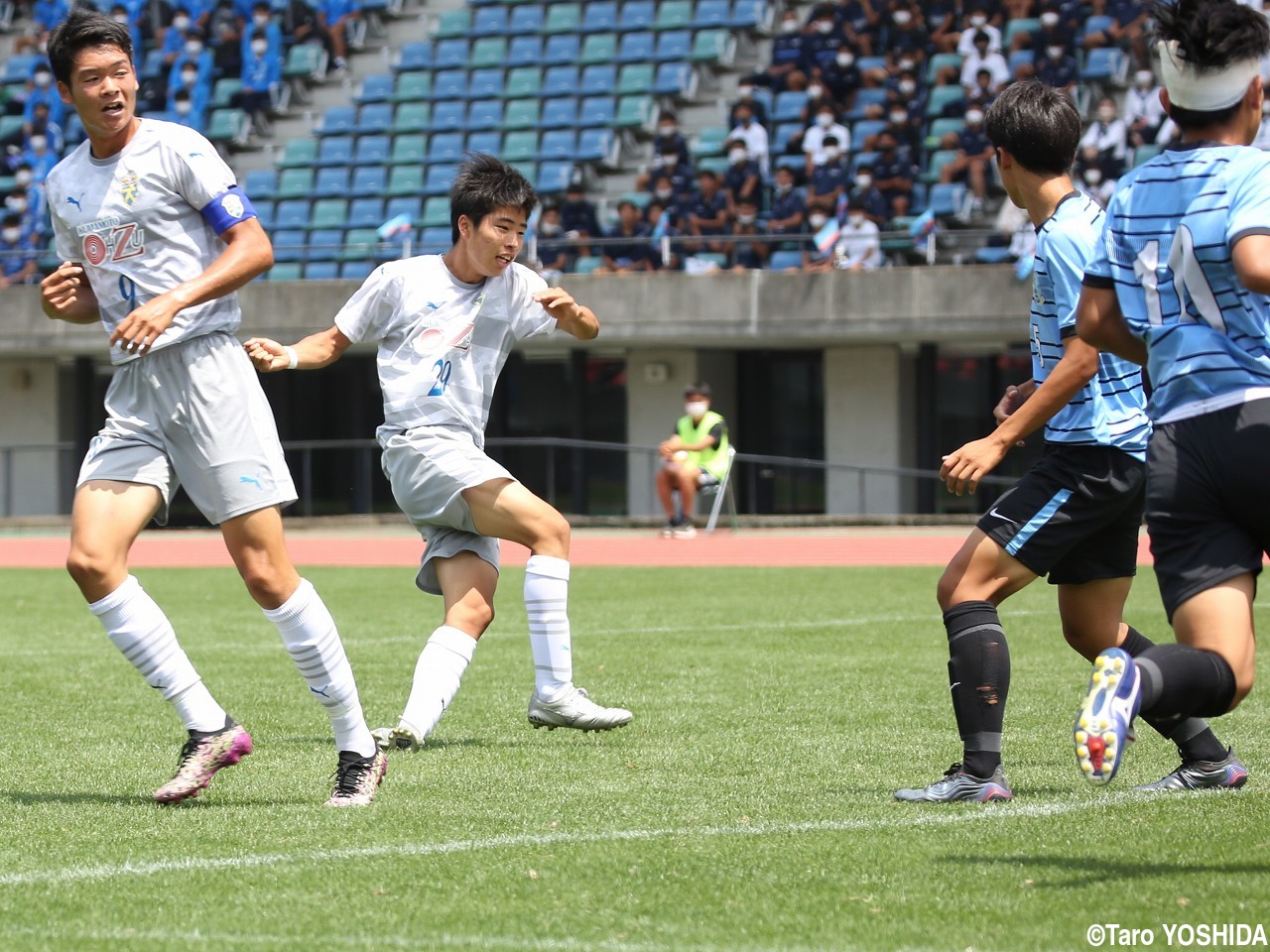 大津の1年生FW山下景が4戦連発!1年生の188cmCB五嶋も無失点勝利に貢献:熊本(7枚)