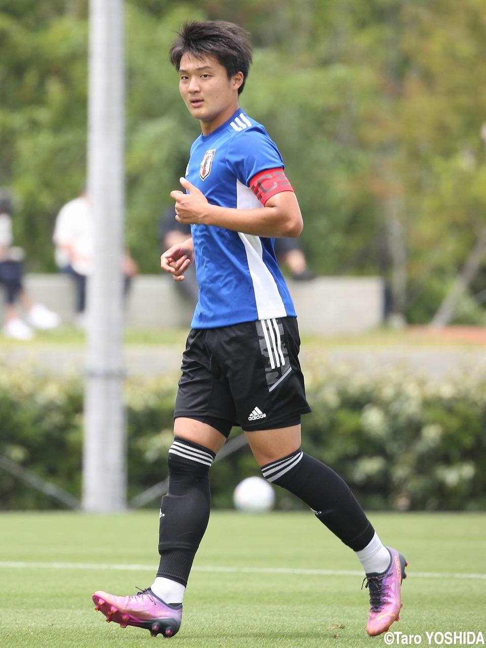 U-18日本代表候補が韓国大学選抜を1-0で撃破。FW内藤、MF荒井ら1本目メンバー(23枚)