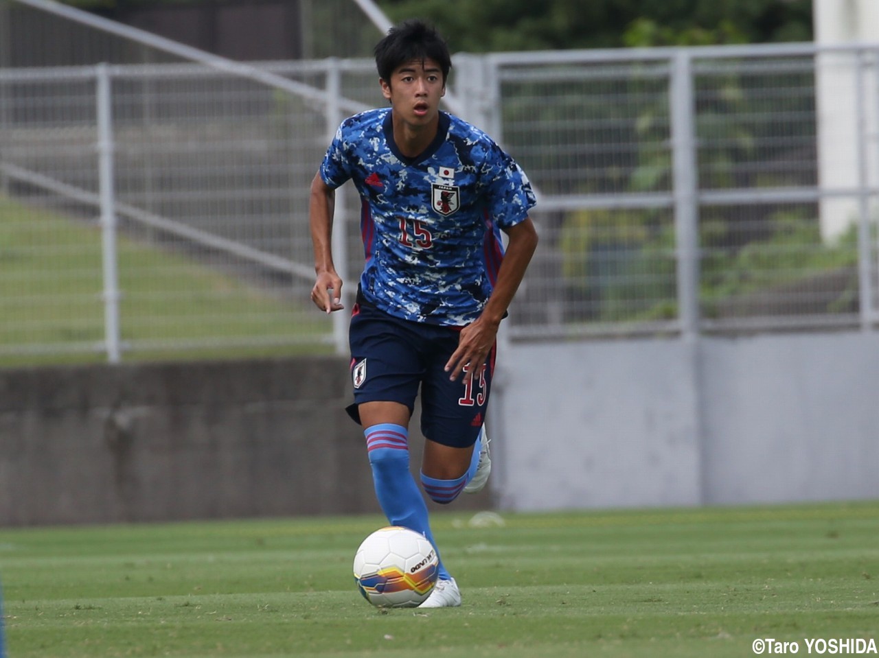 U-17日本代表MF大関は最終戦も2アシスト。 Balcom BMW CUP MVPに(6枚)