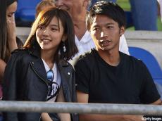柴崎岳と妻・真野恵里菜さんが“2人でびっくり”→ファン「真野ちゃんが可愛すぎてびっくり」「本当に美しい」