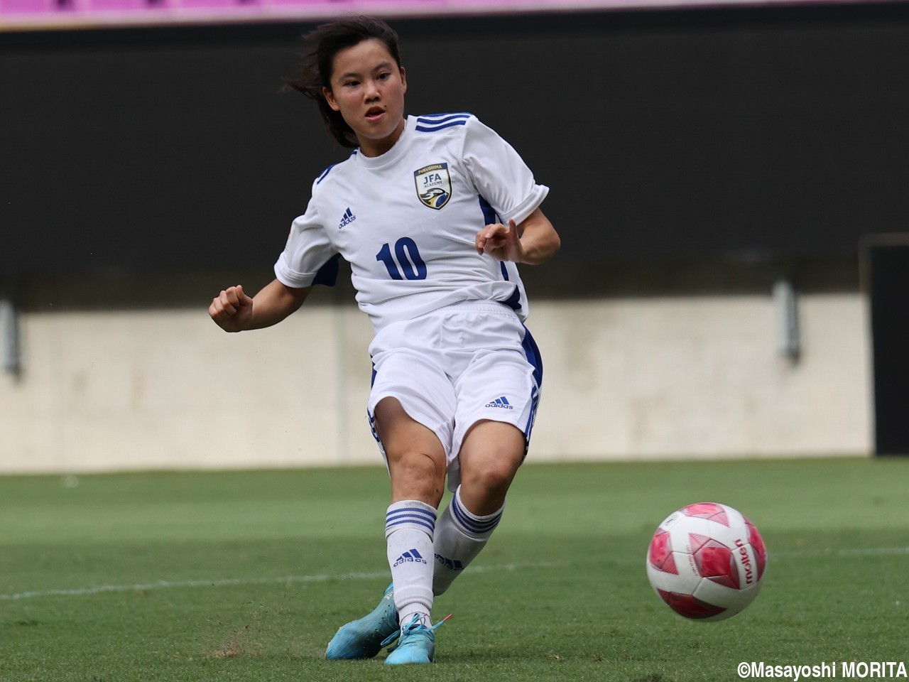 [JFA U-18女子サッカーファイナルズ]JFAアカデミー福島が大商学園に5-0で快勝、決勝進出(16枚)