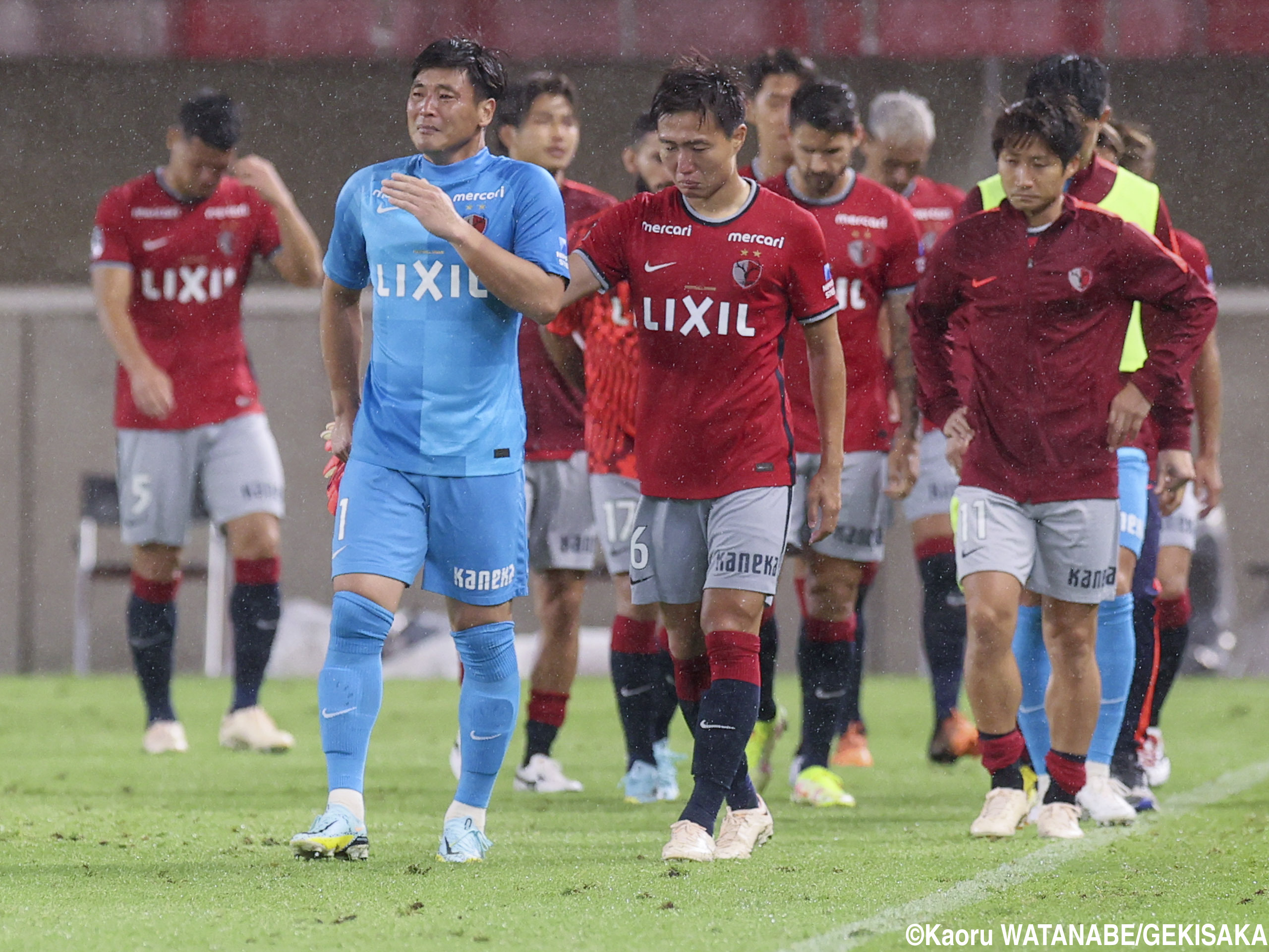 試合後に涙の鹿島GKクォン・スンテ「いろんな気持ちが重なった」(5枚)