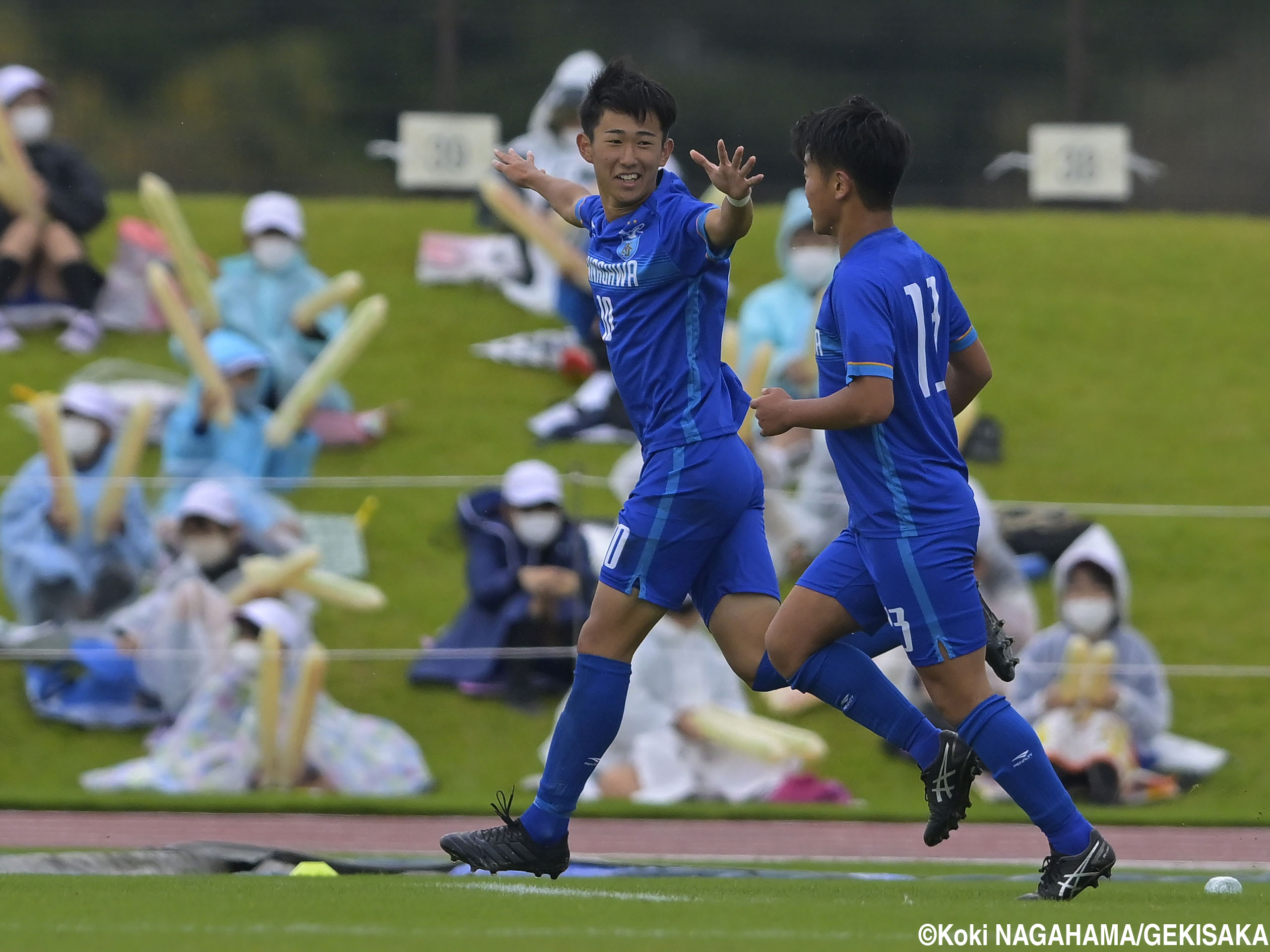 [国体少年男子]先制ヘッドの神奈川県FW望月耕平が大会得点王に輝く(8枚)