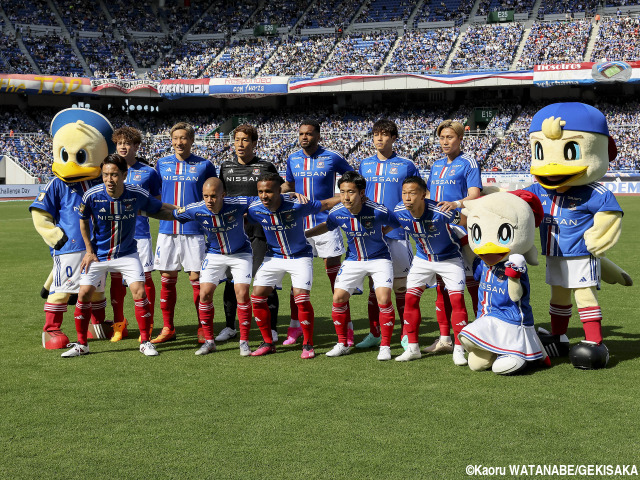 愛用 横浜Ｆ マリノス vs. マンチェスター シティFC 対戦記念Tシャツ