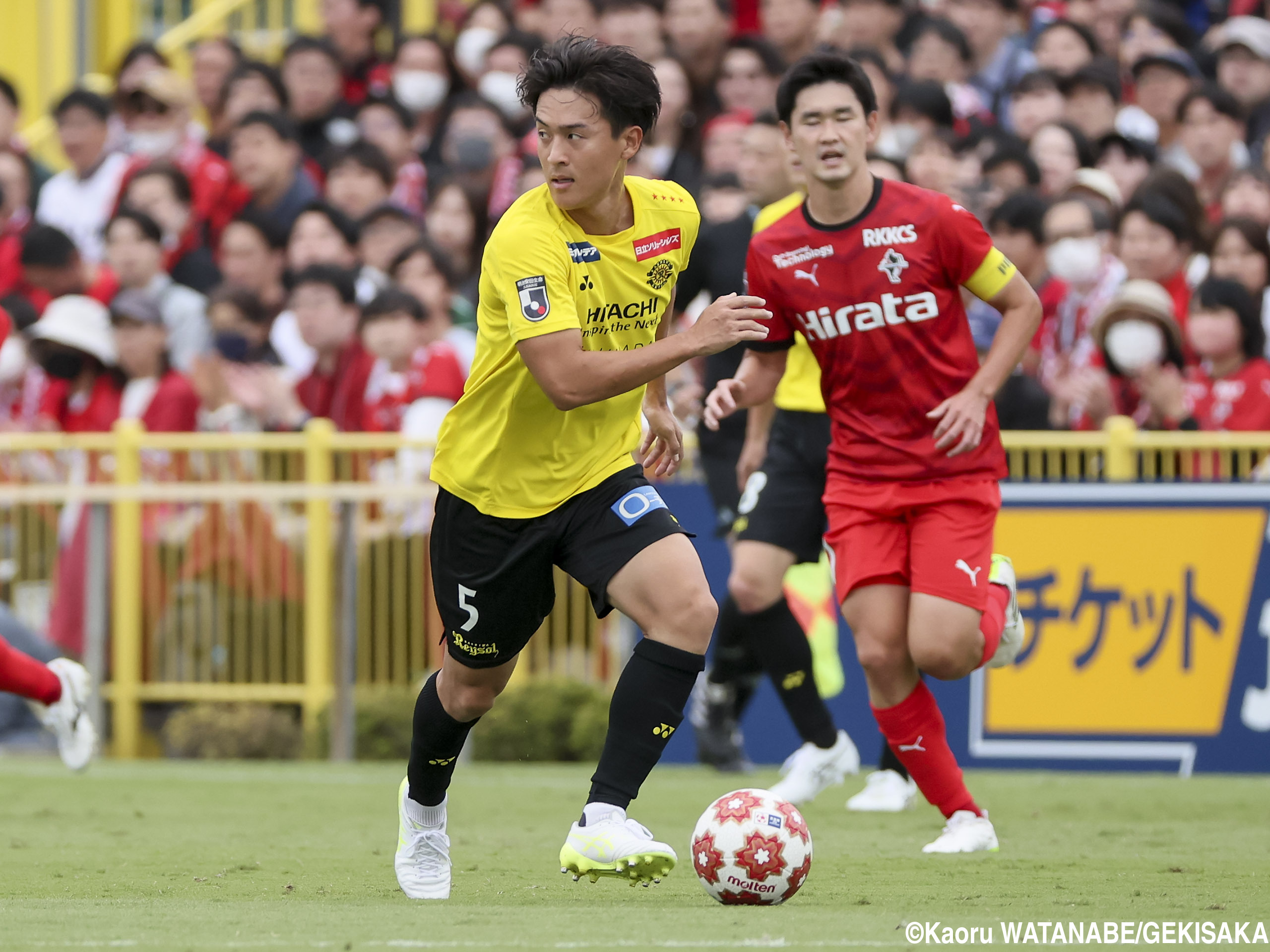 超絶ゴラッソ!! 柏MF高嶺朋樹が勝利決定づける4点目(6枚)