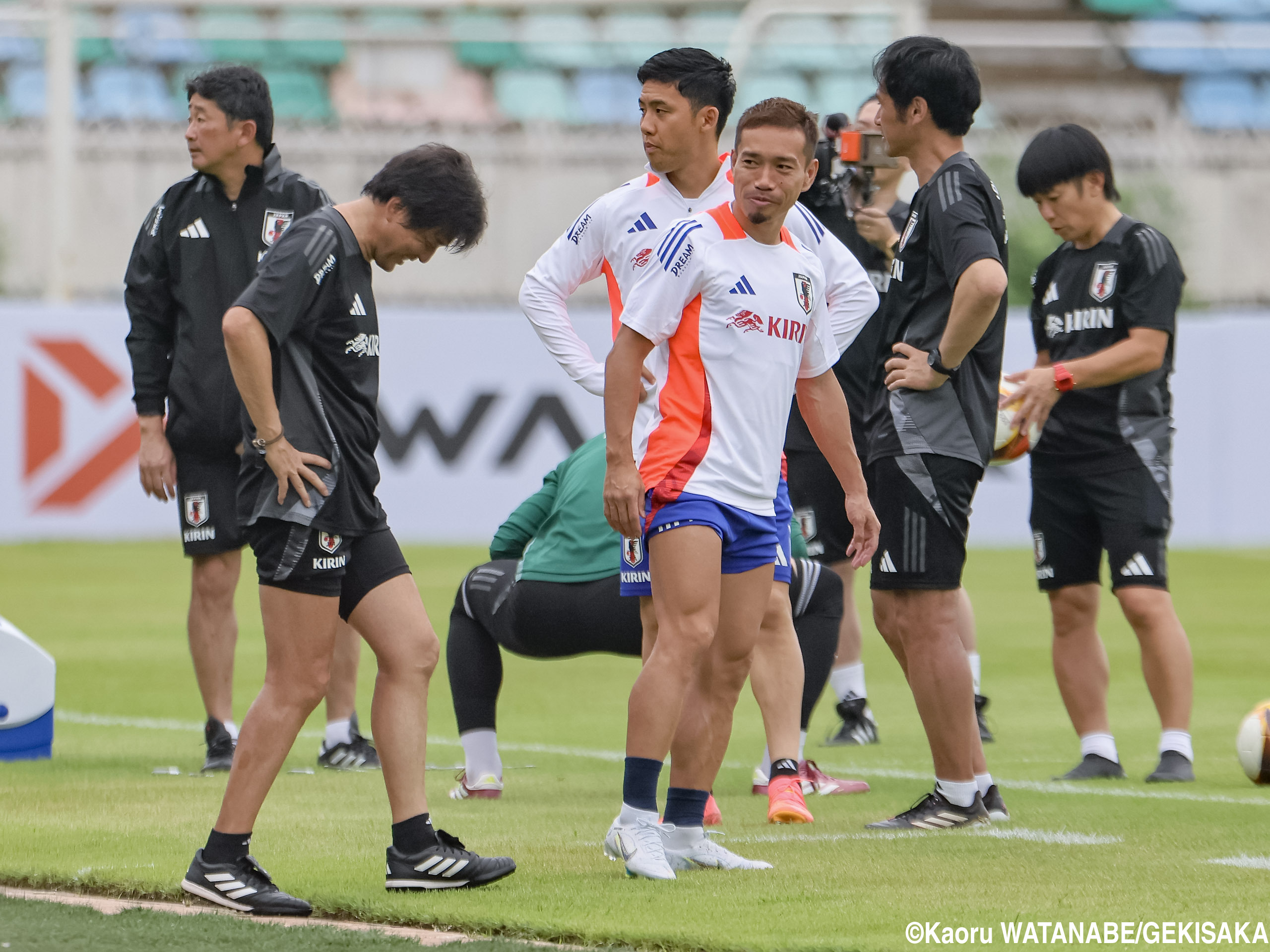 久々遠征もミャンマー戦は欠場へ…別メニュー調整続く長友佑都(6枚)