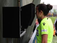 FIFA主要大会史上初“リクエスト方式”のビデオ判定「VS」採用へ!! ヤングなでしこ出場のU-20女子W杯で実施