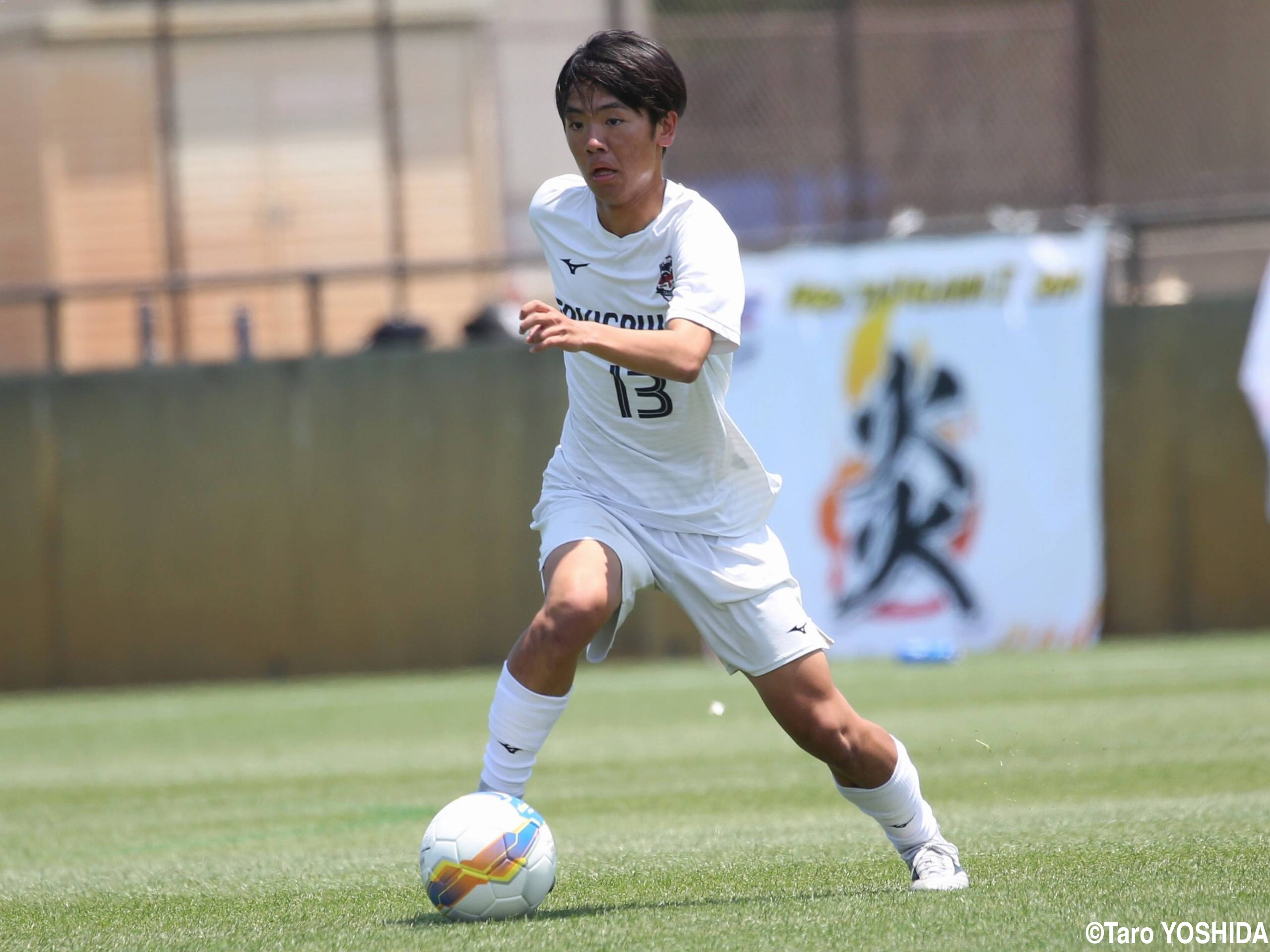 [総体]兵庫準決勝、同点弾の滝川二MF横田&大会優秀選手の左SB川上(7枚)