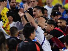 家族を守るためか…ウルグアイ代表の観客との乱闘騒動、南米連盟が11選手を調査へ