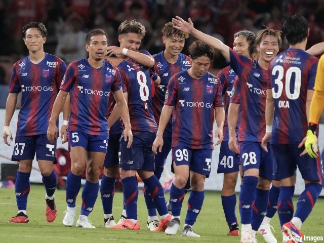 「可愛すぎる」「髪青くしたの?」FC東京サポの18歳グラドル鈴原すずさんが国立観戦を報告
