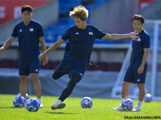 いざパリ五輪初戦へ! U-23日本代表メンバー藤尾翔太(10枚)