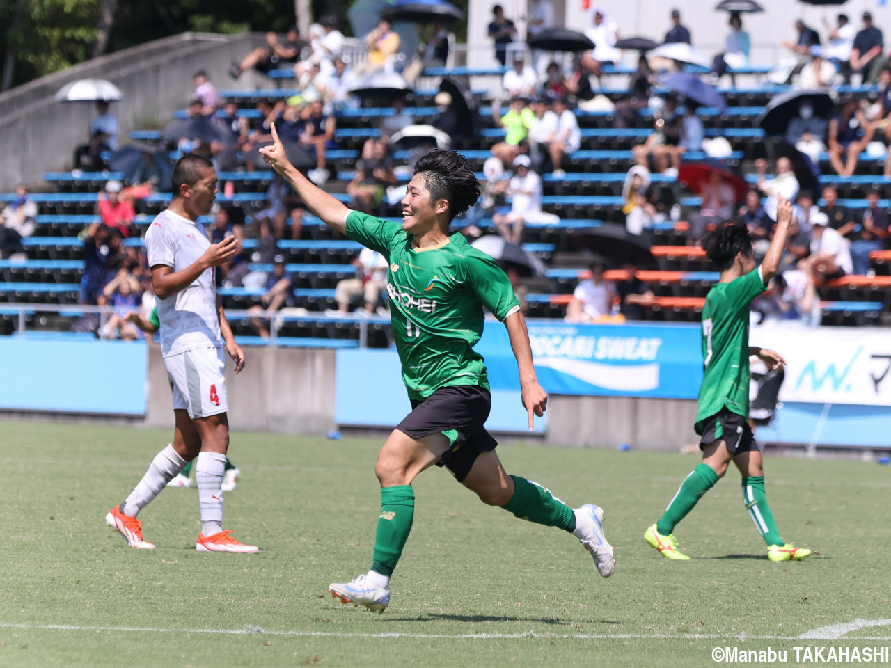 [総体]ライダーキック弾!! 猛進強烈ミドルも炸裂!! 昌平MF長璃喜が優勝導くヒーローに(9枚)