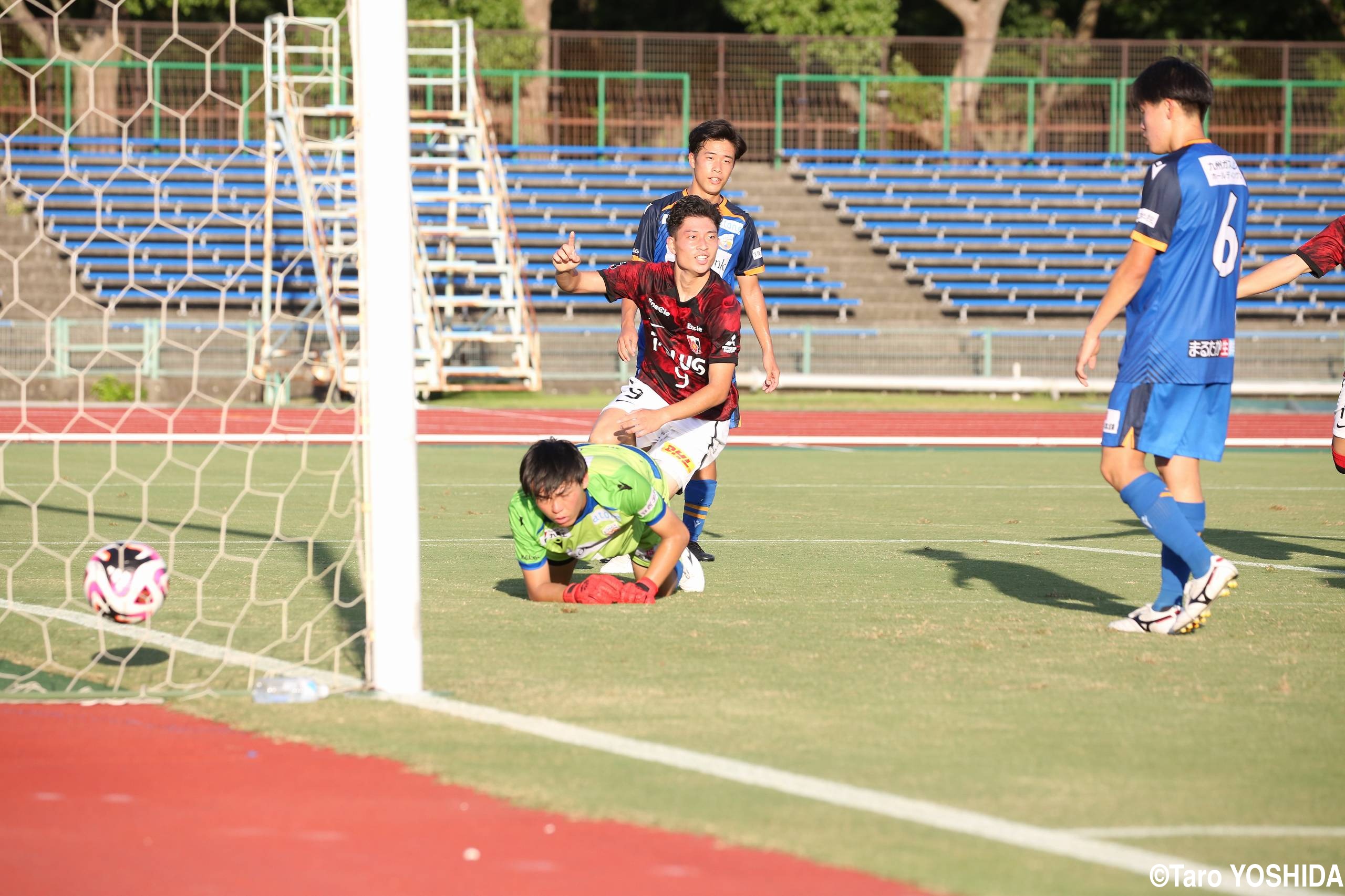 [クラブユース選手権(U-18)]浦和ユースの強力FW照内が2発(9枚)