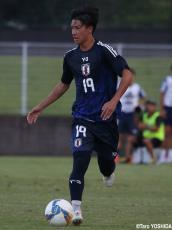 [Balcom BMW CUP]U-17日本代表の両翼、MF杉浦、10番MF山口が躍動(8枚)