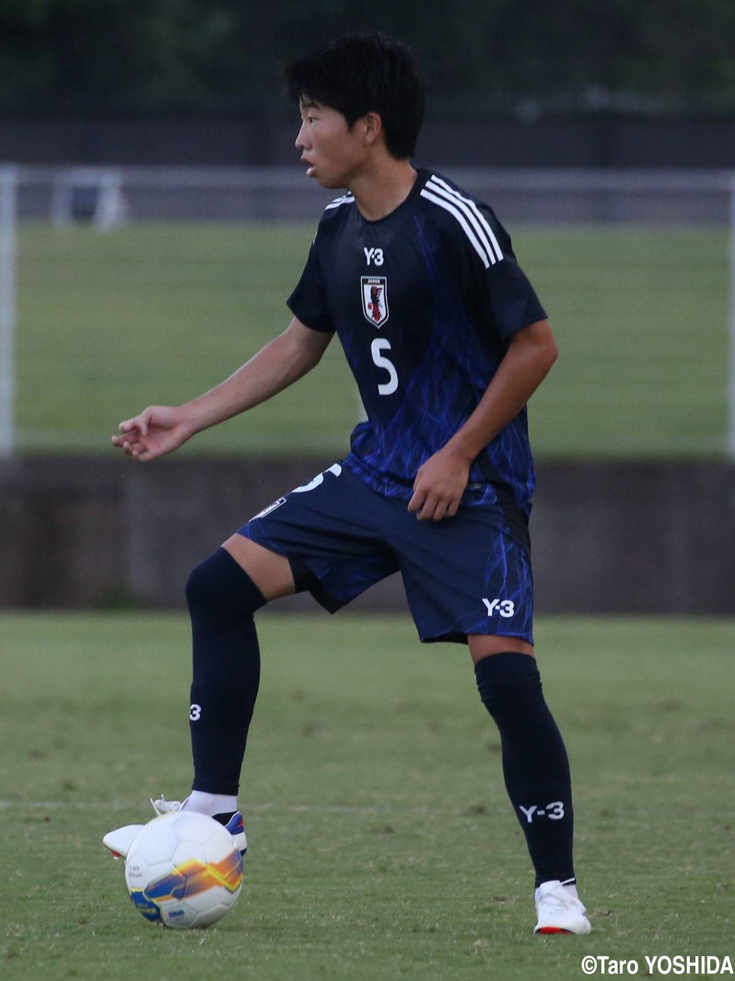 [Balcom BMW CUP]U-17日本代表MF今井が巧さ、賢さを発揮。左SB咲本は代表デビュー戦で健闘(7枚)