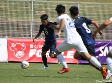 [Balcom BMW CUP]右の小澤が先制アシスト、左の小浦も攻守で奮闘。U-17日本代表の両SBが勝利に貢献(8枚)