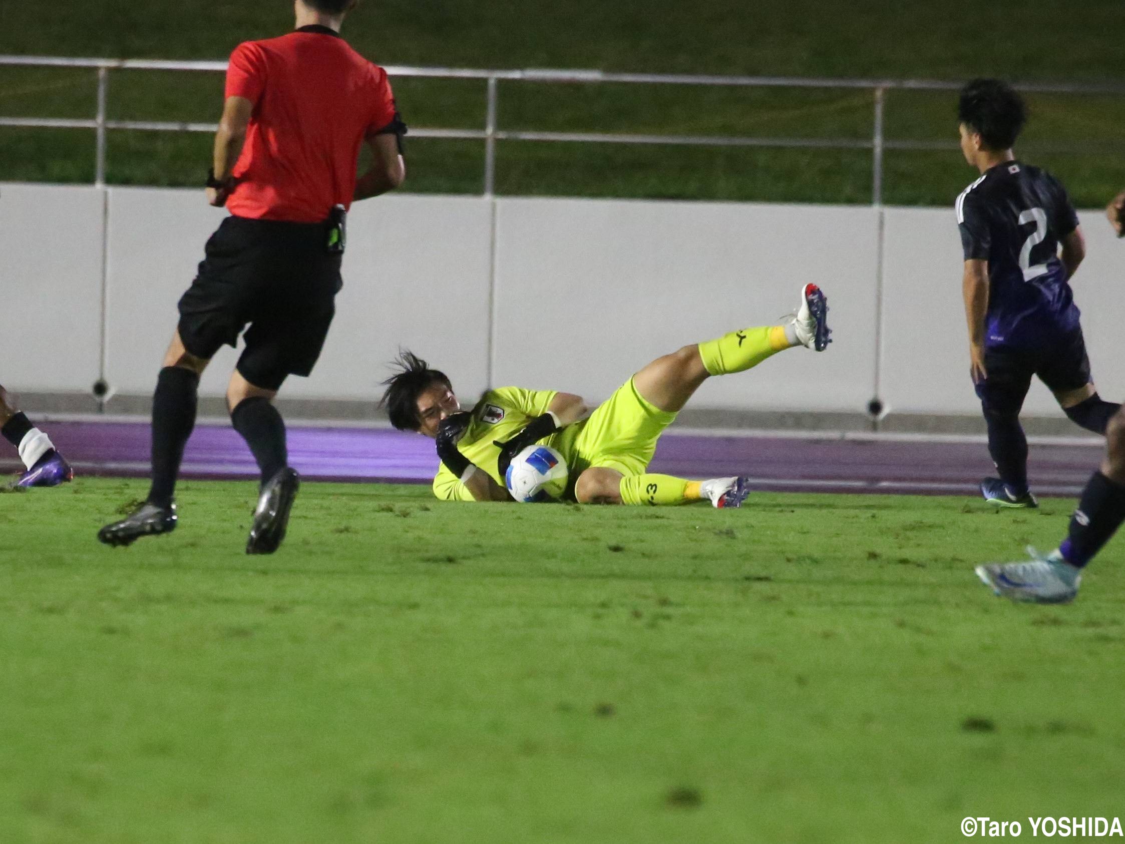 [SBS杯]U-18日本代表で唯一の高卒Jリーガー、GK上林(山形)が好セーブを連発(4枚)